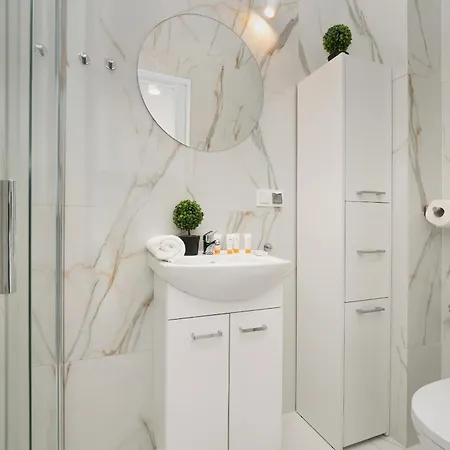Elegant In The Centre Of By Renters * Lodz