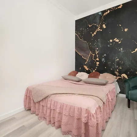 Apartment Elegant In The Centre Of By Renters